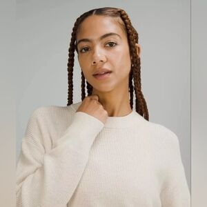 Lululemon EUC Merino Wool Blend L/S Bone Colored Knit Sweater Size 2